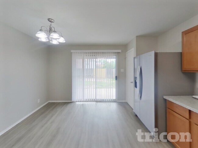 Photo - 8230 Deer Creek Run