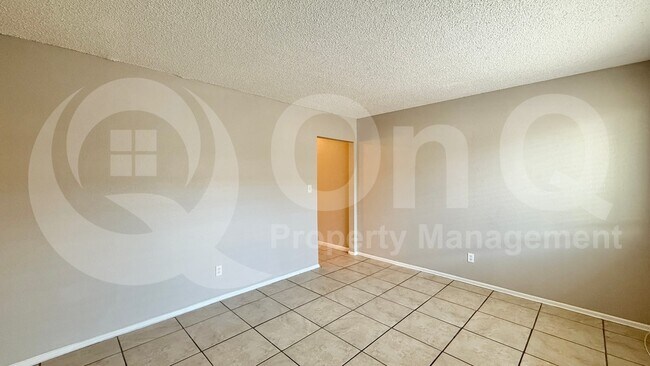 Photo - 132 E Ingram St