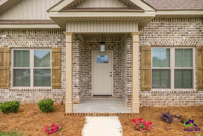 Photo - 305 Willowbrook Ln