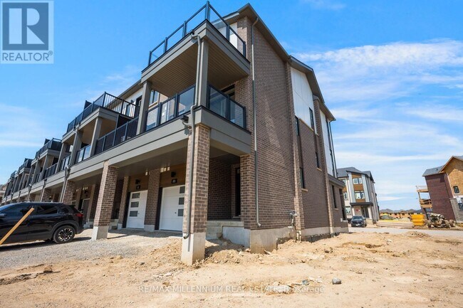 Photo - 50 Thornbird cres