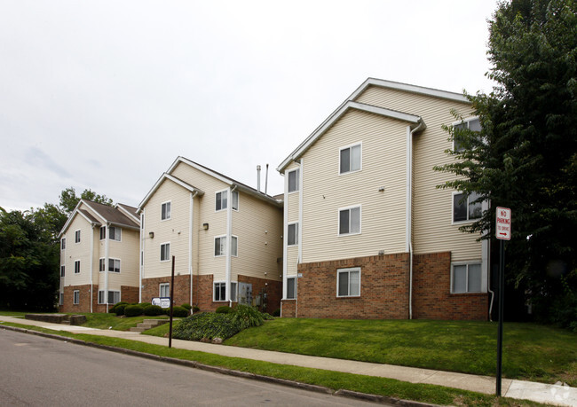 Building Photo - University Commons Rental