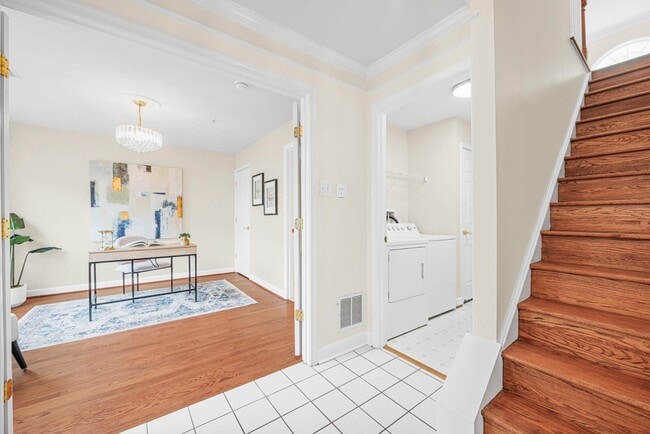 Photo - 631 Gatestone St