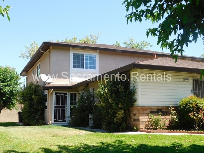 Affordable 2bd/1ba Fourplex with Garage ne... - Affordable 2bd/1ba Fourplex with Garage ne... House