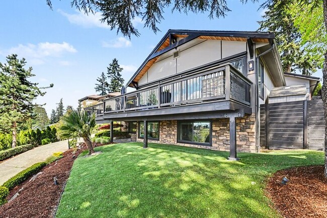 Photo - 9544 Lake Washington Blvd NE
