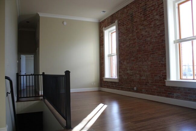 Photo - Gorgeous 2 Bedroom Apartment Downtown