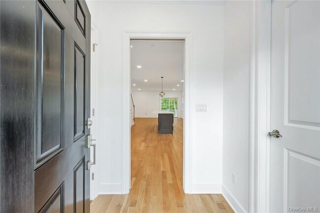 Photo - 233 Lincoln Ave Unidad B