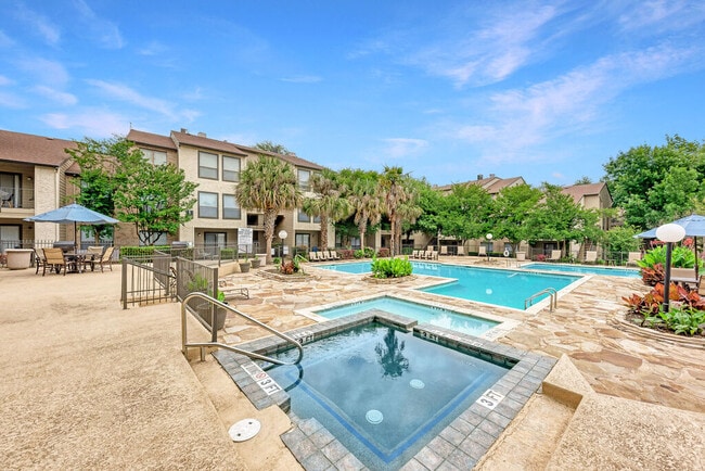 Photo - MacKenzie Pointe