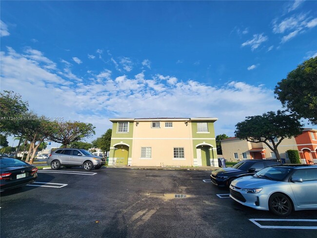 Photo - 18772 SW 100th Ave Townhome