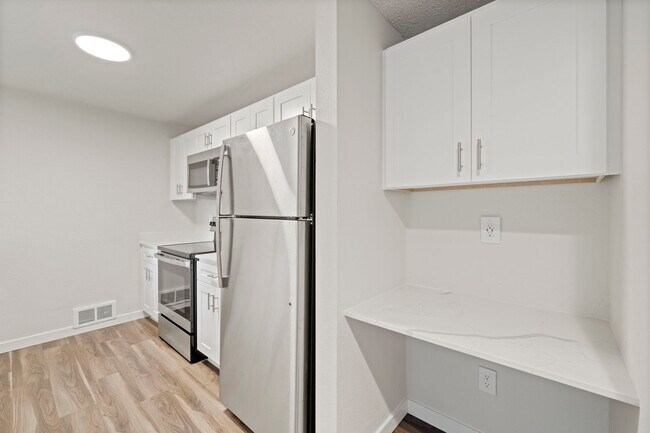 1BD, 1BA- 650SF