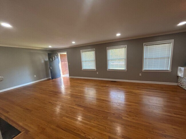 Photo - Beautiful updated 4 Bedroom, 3 Bath Ranch ...