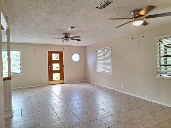Photo - BETWEEN US1 & RIVER 2BR2BA FOR RENT