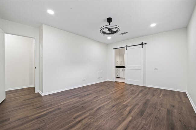 Photo - 5830 Yarwell Dr