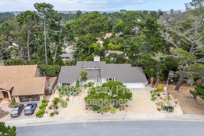 Photo - 18 Deer Stalker Path