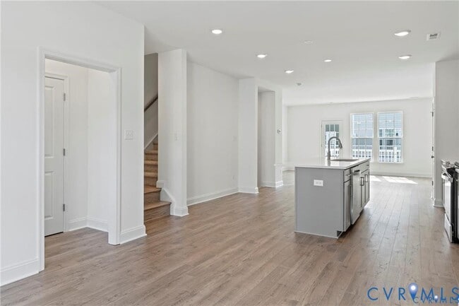 Photo - 13800 Village View Dr