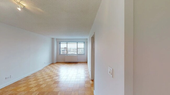 Photo - 1520 York Ave