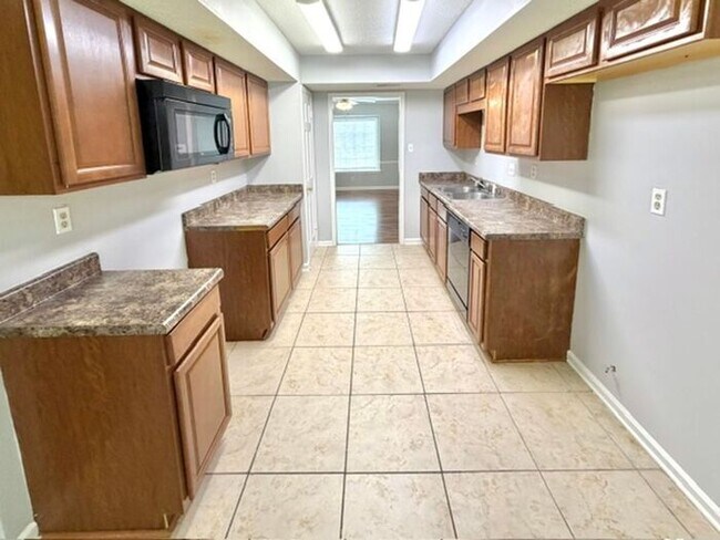 Cordova Home-Spacious 3 bedroom 2 bath home