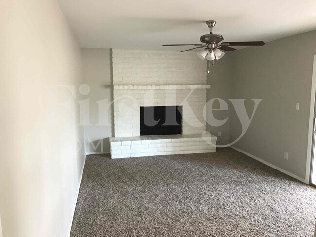 Photo - 4809 W Laurel Ln