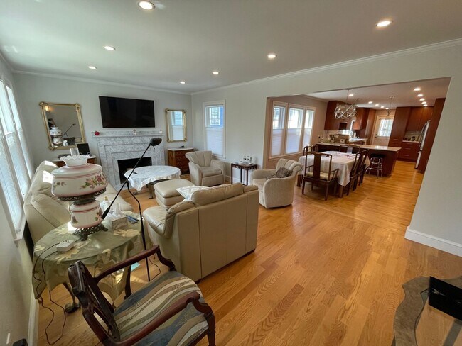 81 Poplar St