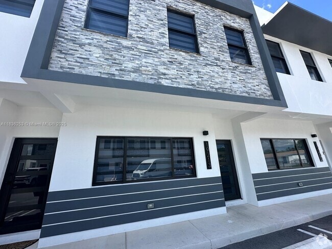 Building Photo - 19213 NW 37th Ave Rental