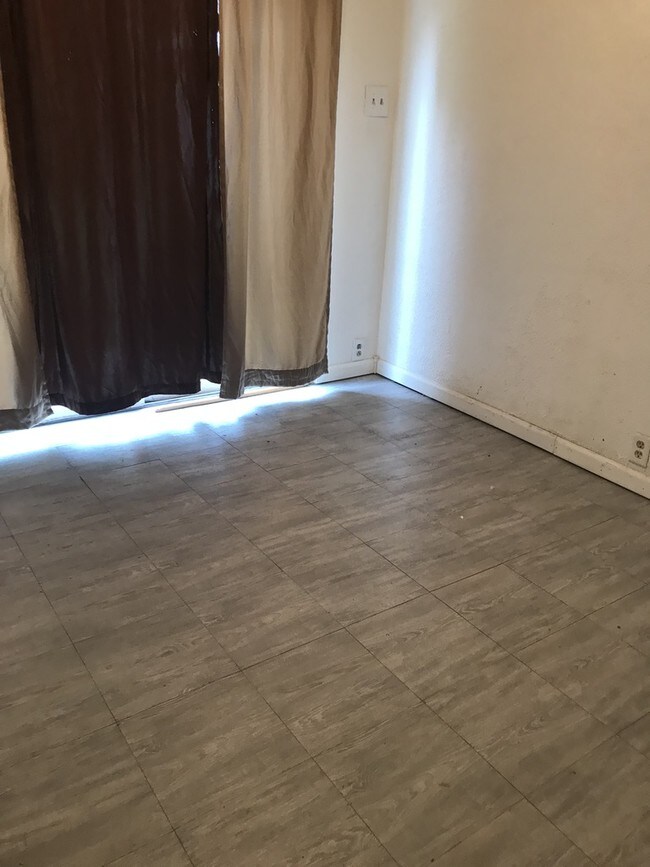 Photo - 2126 Early St