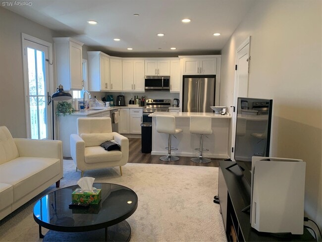 Photo - 269-271-271 Bayville Ave Unidad 2