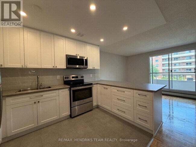 Photo - 33 Leaside Dr Unit 203