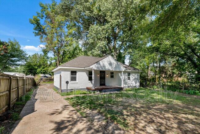 Photo - 810 Indian Dr