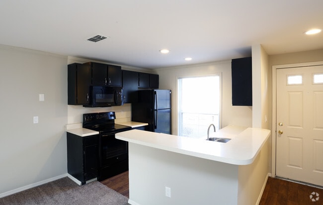 Modern Kitchen - Eagle Ridge Apartments
