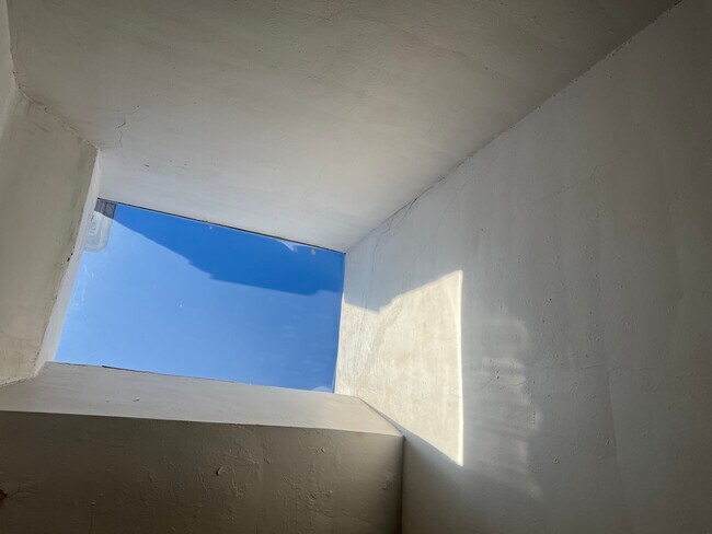 Photo - 2439 N Francisco Ave Unit 3