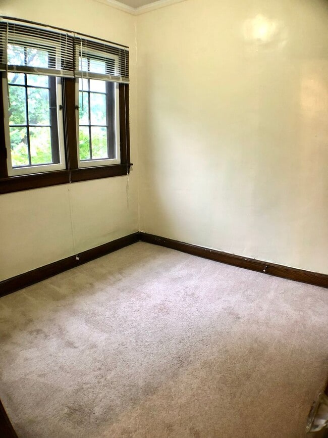 2054 Iuka Ave Unit D
