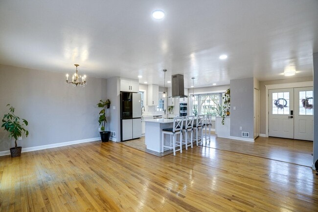 Photo - 8722 Falkstone Ln