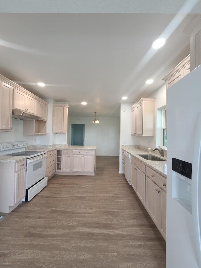 Photo - 613 Grundy Rd