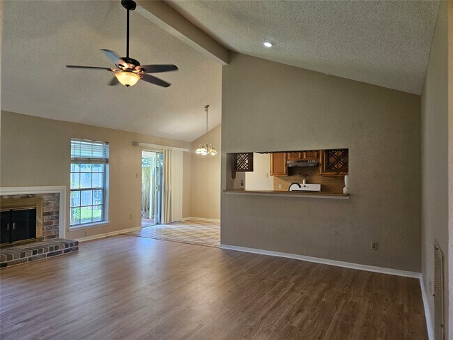 2822 Chimneystone Cir