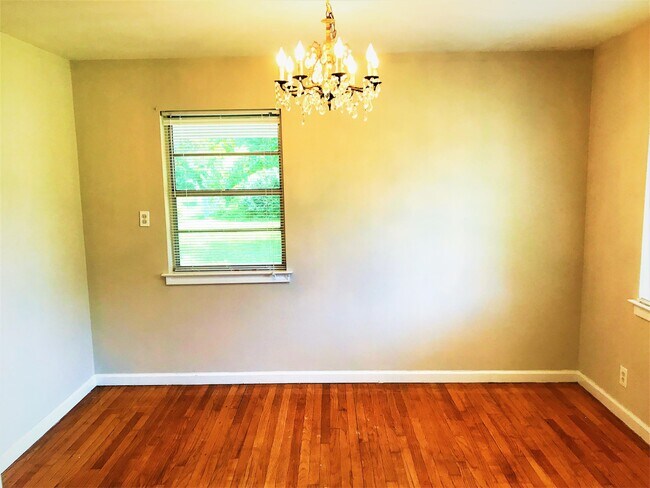 Photo - 1174 Rosedale Dr