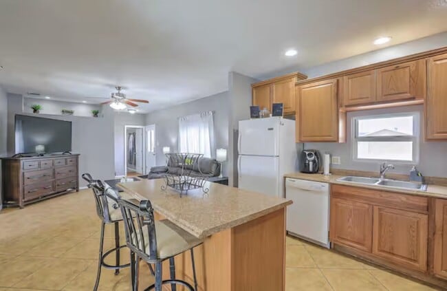Photo - 142 Ortega Rd NW