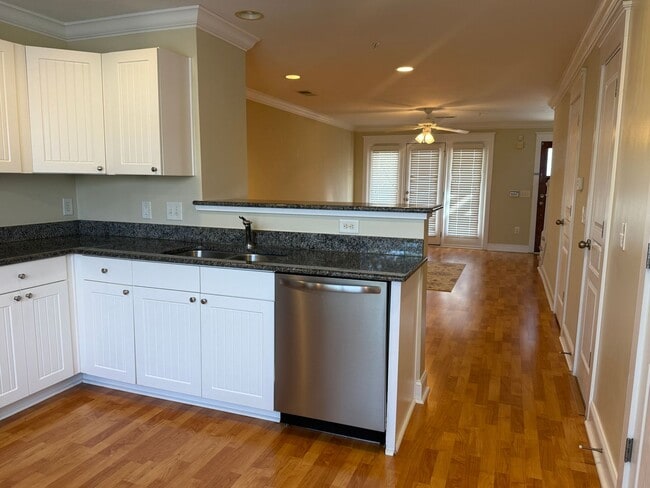 Photo - 1830 Candlewood Court #208