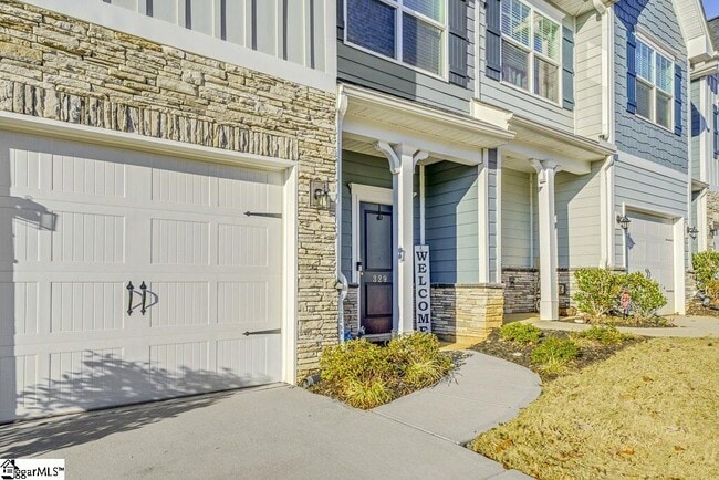 Photo - 329 Hartland Pl