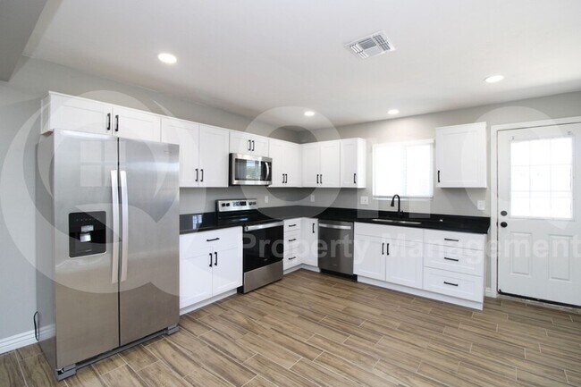 Photo - 4001 E Apollo Rd