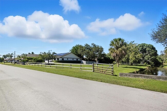 Photo - 11521 NW 23rd St