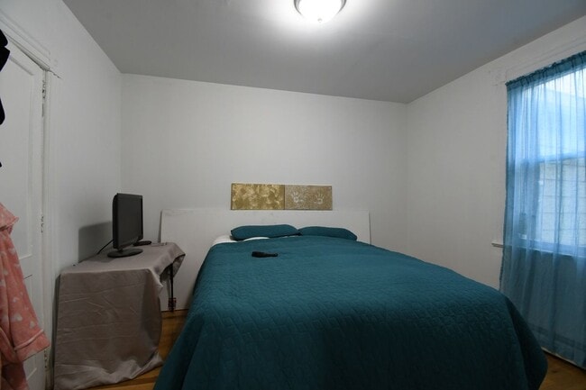 Photo - 4658 Bronx Blvd