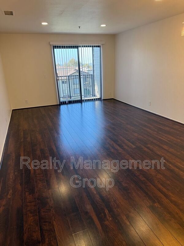 Photo - 3955 Faircross Pl Unidad #54