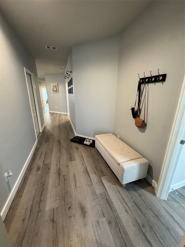 Photo - 20033 Root River Dr