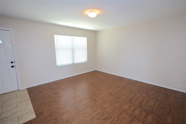 Photo - 3203 Becker Glen St