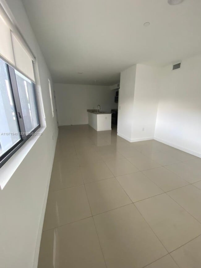 Photo - 423 E 27th St Unit 102