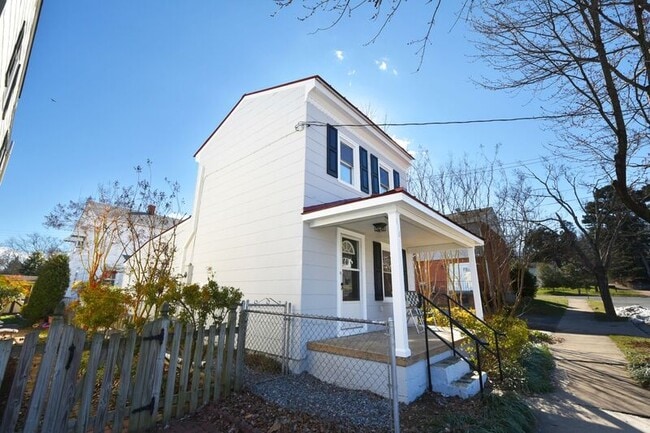 Photo - 918 Mercer St