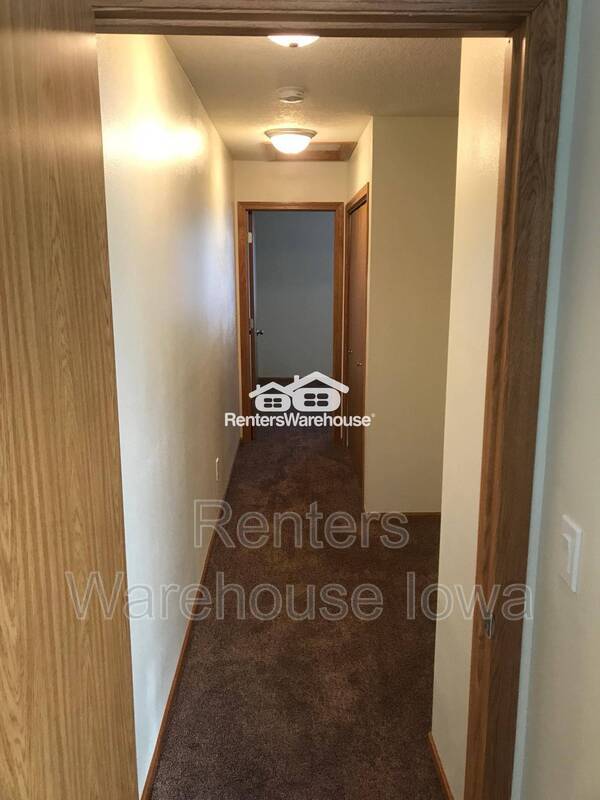 Photo - 600`3rd Street SE