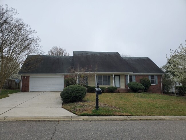 Building Photo - 2823 Franzia Dr