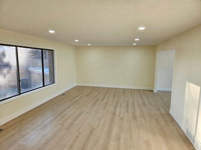 Photo - Amazing 4 Bd Home Horse Property on 2.5 Acre