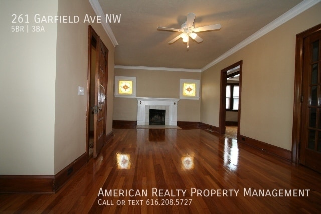 Photo - 261 Garfield Ave NW