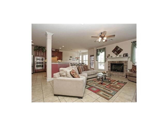 Photo - 2660 Salorn Way
